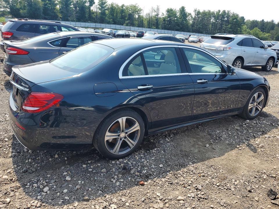 2017 MERCEDES-BENZ E 300 4MATIC — Фото 3 из 12