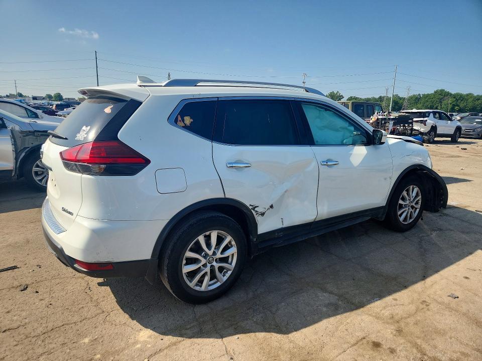 2017 NISSAN ROGUE SV — Фото 3 из 12