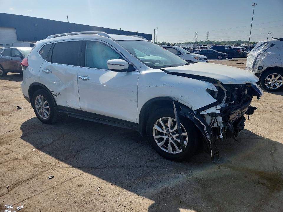 2017 NISSAN ROGUE SV — Фото 4 из 12