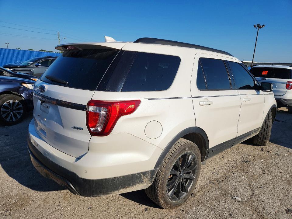 1FM5K8D89HGA98328 2017 FORD EXPLORER photo no. 3