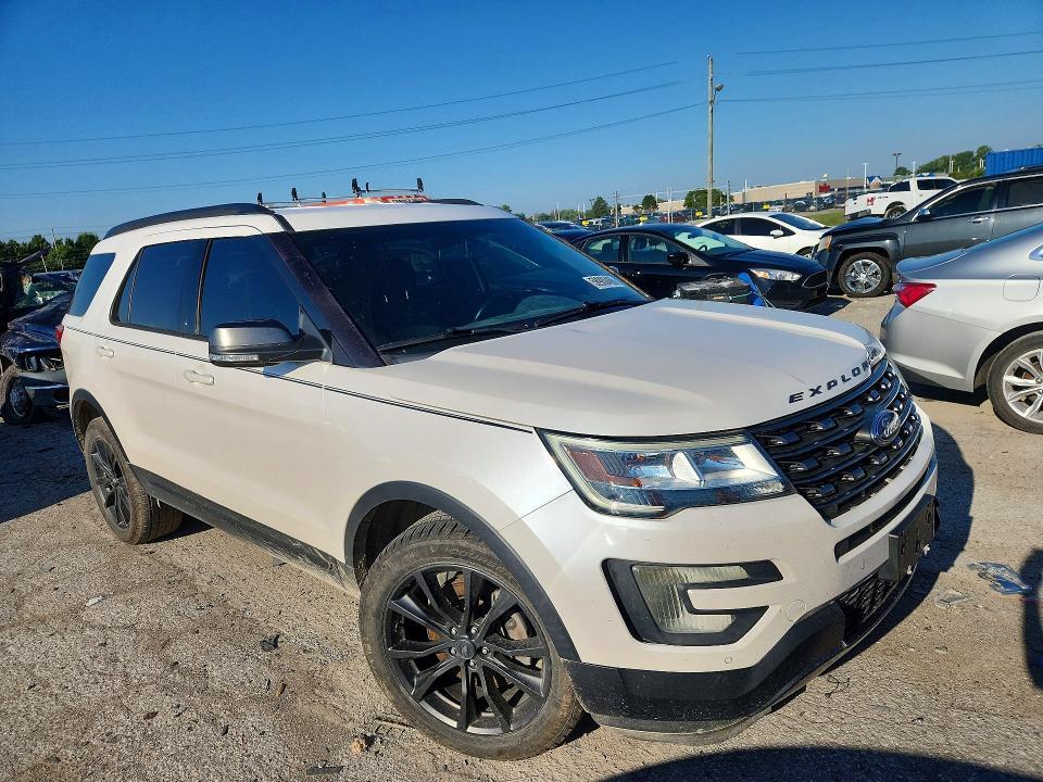 1FM5K8D89HGA98328 2017 FORD EXPLORER photo no. 4