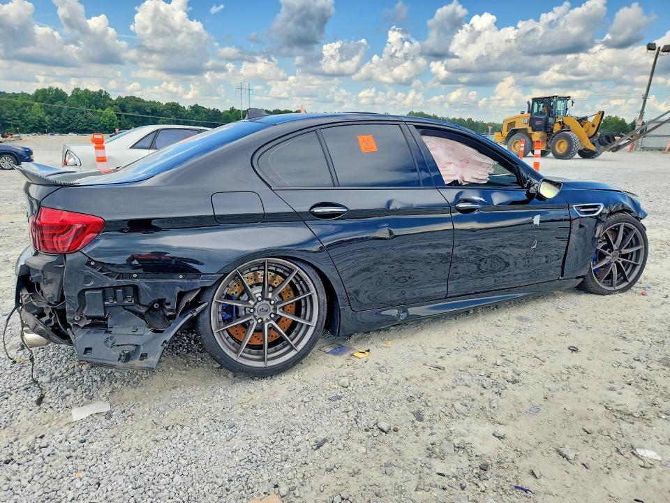2016 BMW M5 — Фото 3 из 12