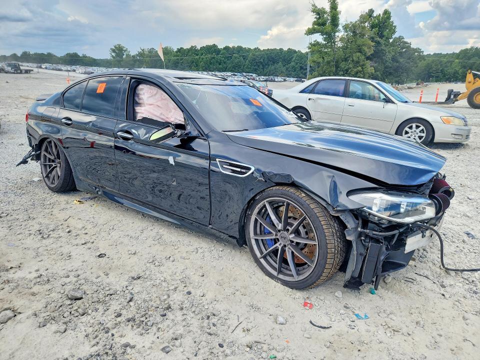 2016 BMW M5 — Фото 4 из 12
