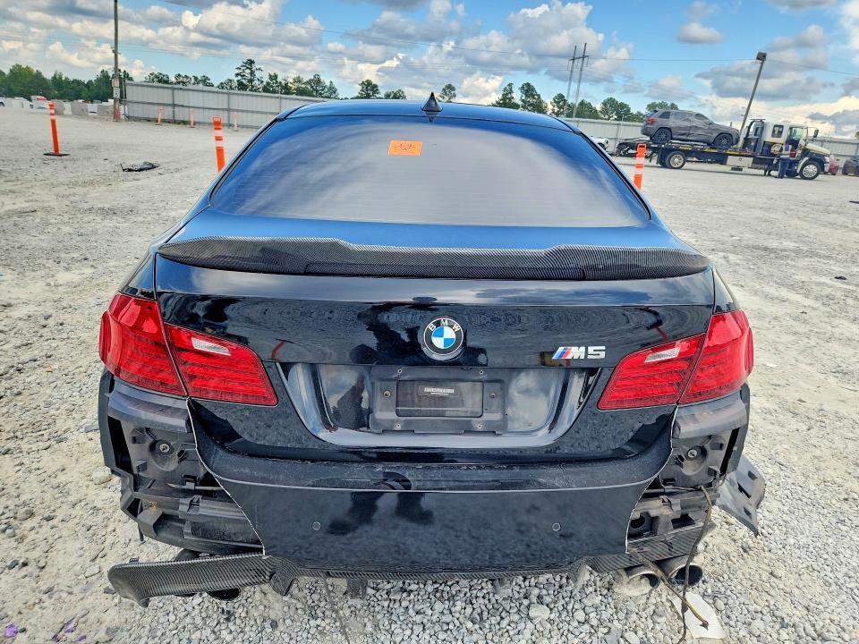 2016 BMW M5 — Фото 6 из 12