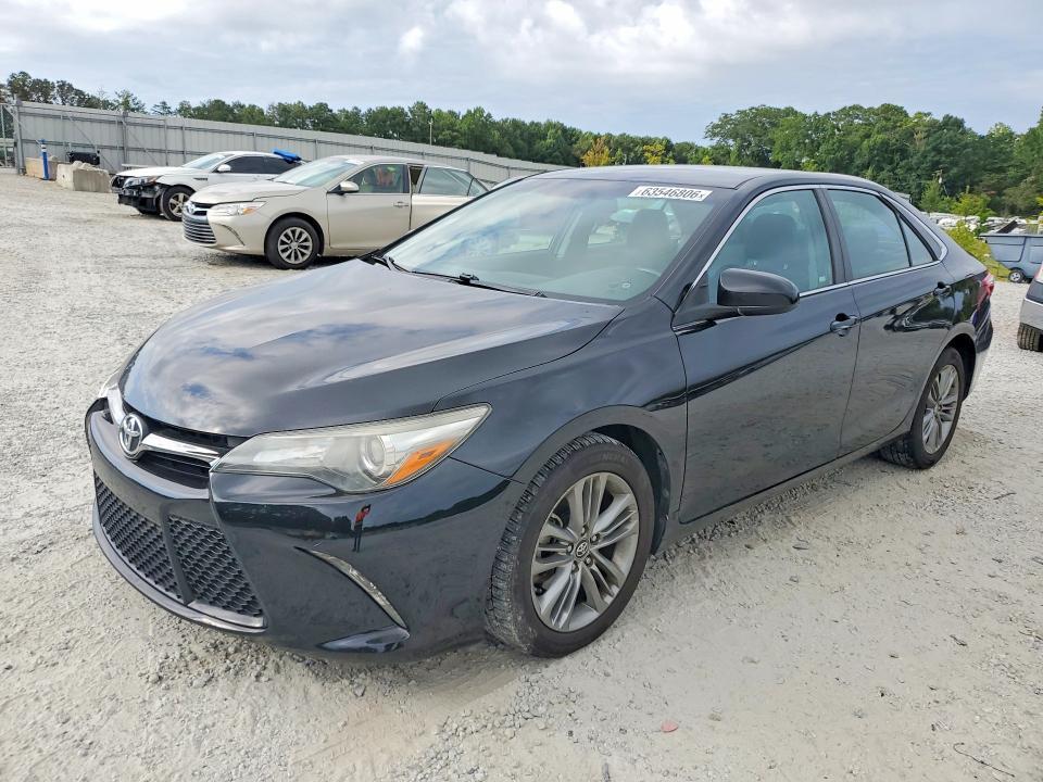 2016 TOYOTA CAMRY SE