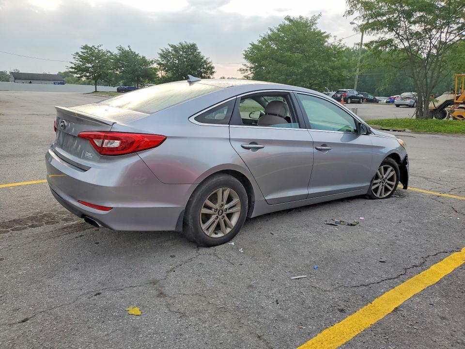 2015 HYUNDAI SONATA SE — Фото 3 из 12