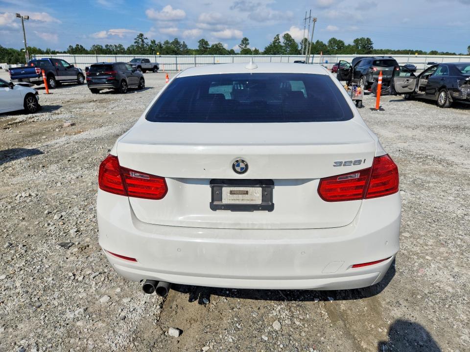 2015 BMW 328 I — Фото 6 из 12