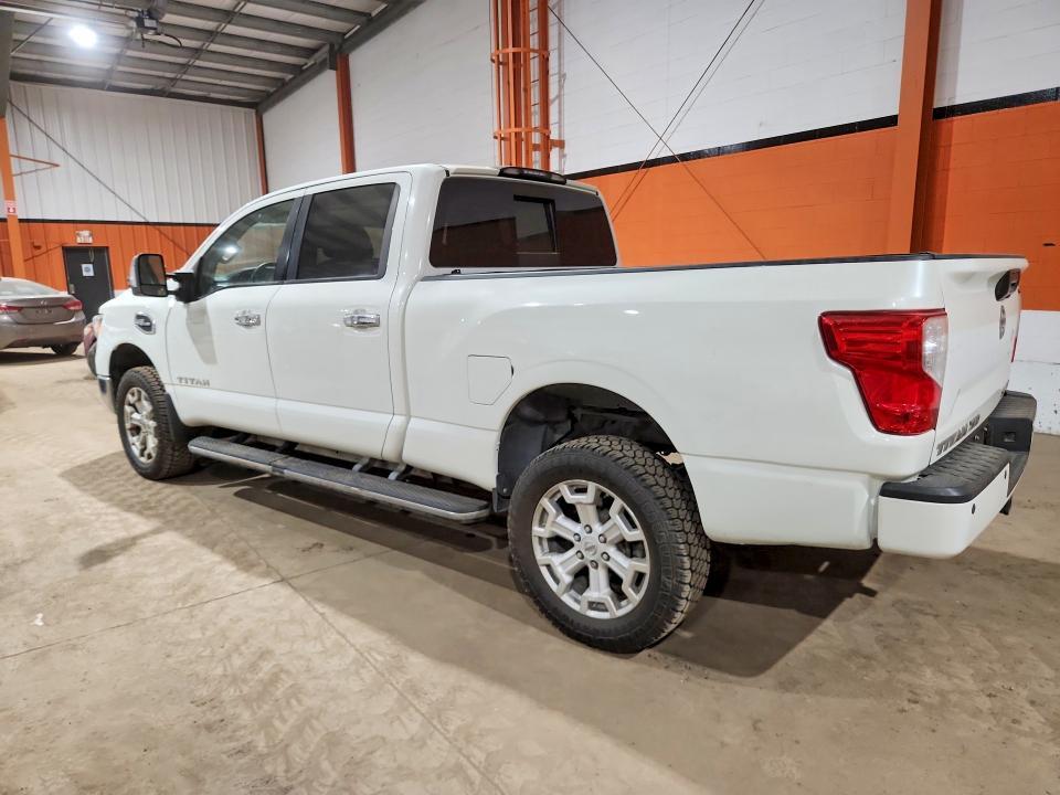 2016 NISSAN TITAN XD S — Фото 2 из 12