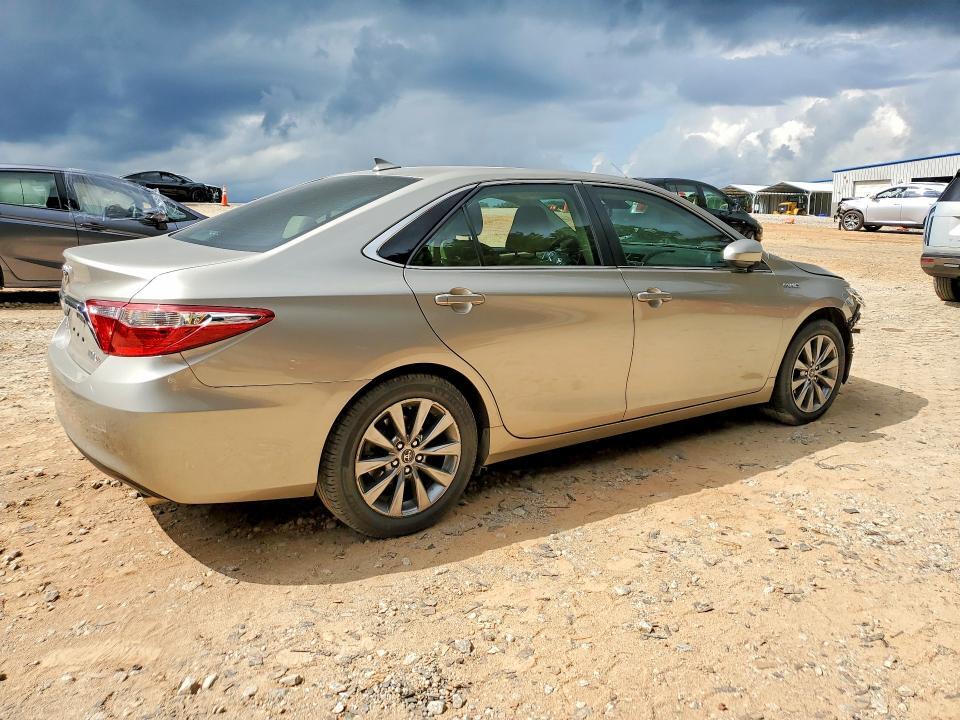 2015 TOYOTA CAMRY HYBRID XLE — Фото 3 из 12