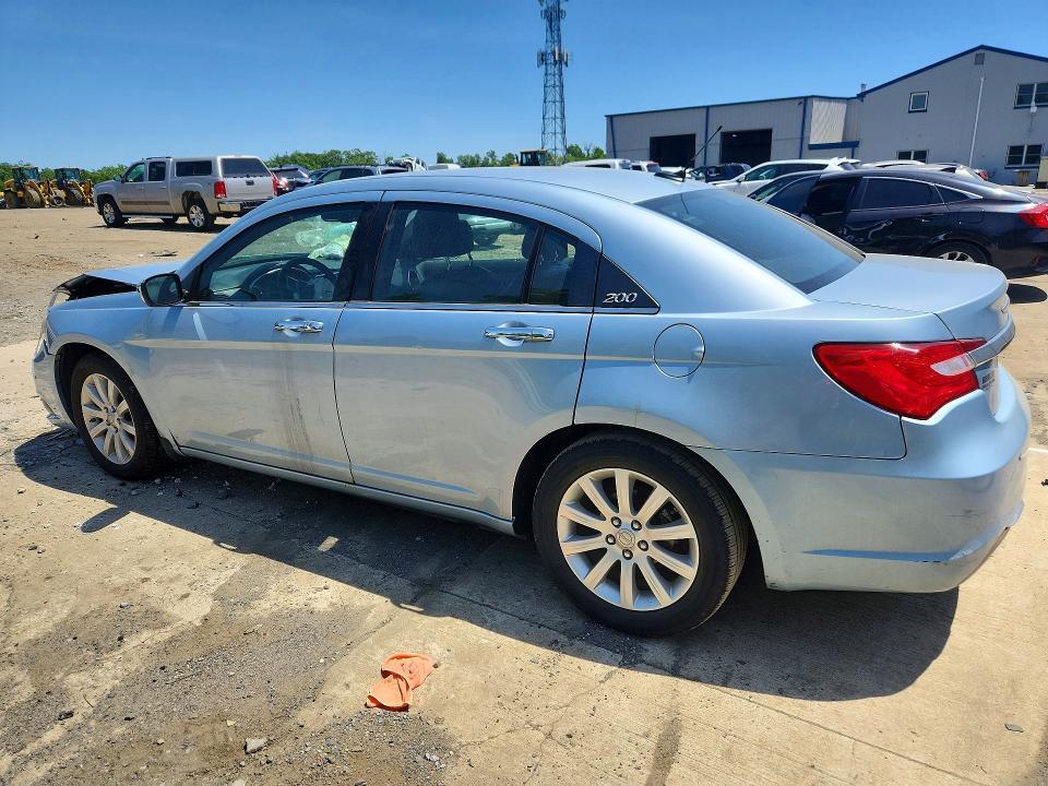 1C3CCBCG1DN570661 2013 CHRYSLER 200 photo no. 2
