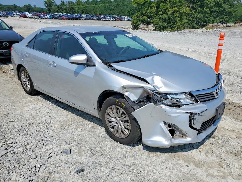 2013 TOYOTA CAMRY L — Фото 4 из 12