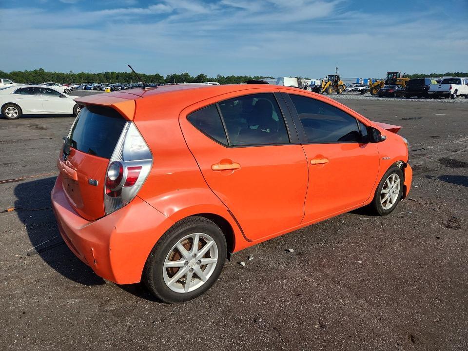 2012 TOYOTA PRIUS C THREE — Фото 3 из 13
