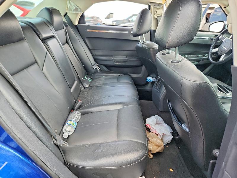 2010 CHRYSLER 300 TOURING — Фото 10 из 12