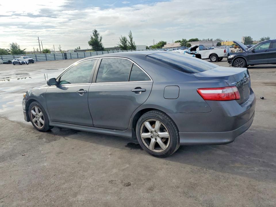 2007 TOYOTA CAMRY SE — Фото 2 из 12