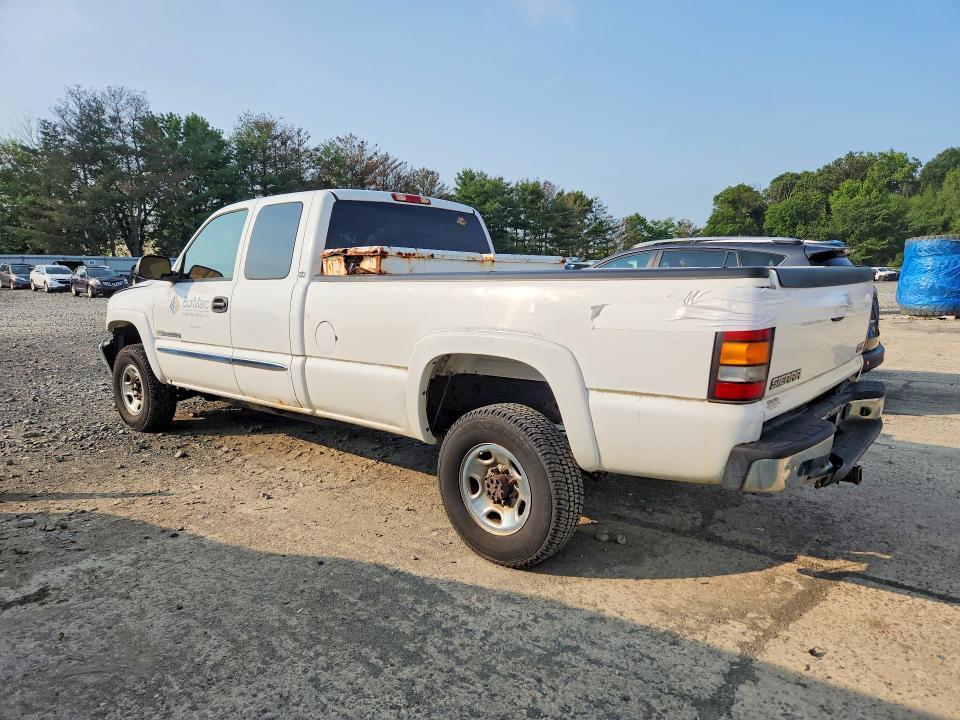 2005 GMC SIERRA C2500 HEAVY DUTY — Фото 2 из 12