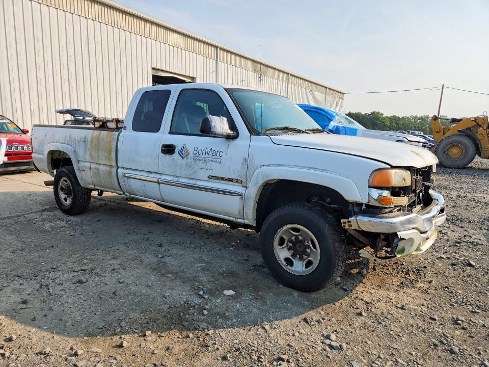 2005 GMC SIERRA C2500 HEAVY DUTY — Фото 4 из 12