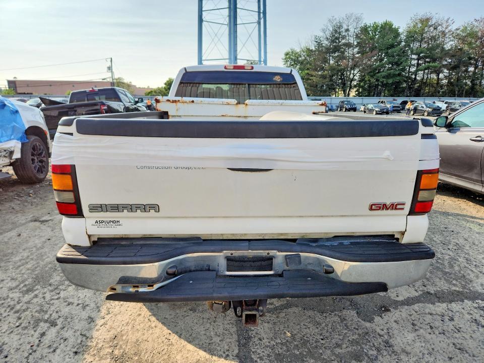 2005 GMC SIERRA C2500 HEAVY DUTY — Фото 6 из 12