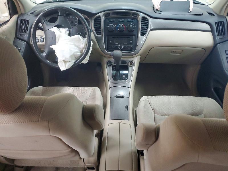 JTEHF21A320057330 2002 TOYOTA HIGHLANDER photo no. 8