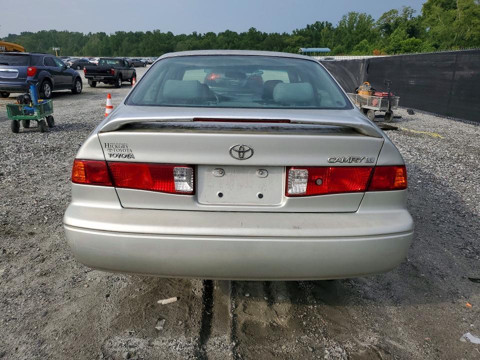 2001 TOYOTA CAMRY — Фото 6 из 12