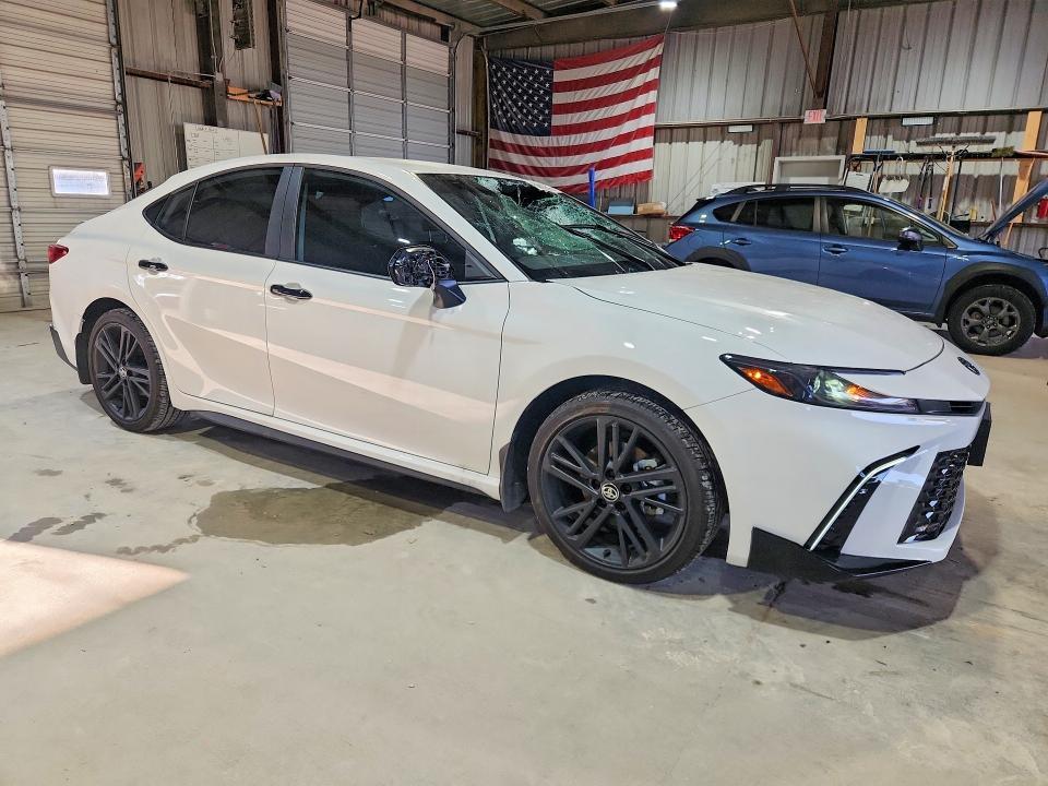 2026 TOYOTA CAMRY NIGHTSHADE — Фото 4 из 13
