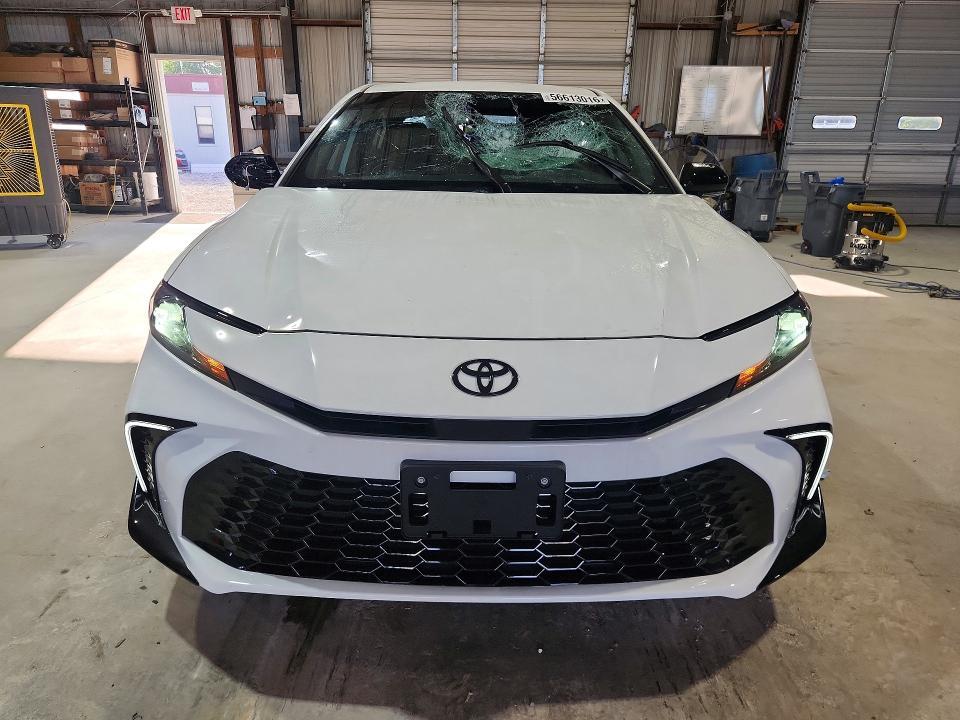 2026 TOYOTA CAMRY NIGHTSHADE — Фото 5 из 13
