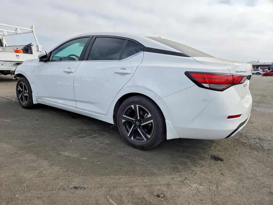 2025 NISSAN SENTRA — Фото 2 из 12