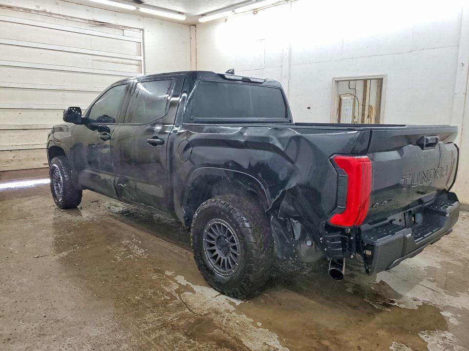2023 TOYOTA TUNDRA SR — Фото 2 из 13