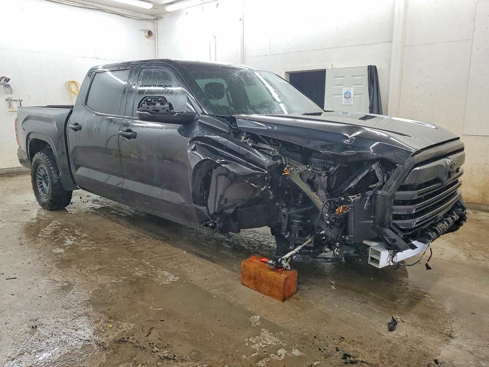 2023 TOYOTA TUNDRA SR — Фото 4 из 13