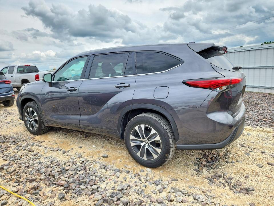 2023 TOYOTA HIGHLANDER XLE — Фото 2 из 13