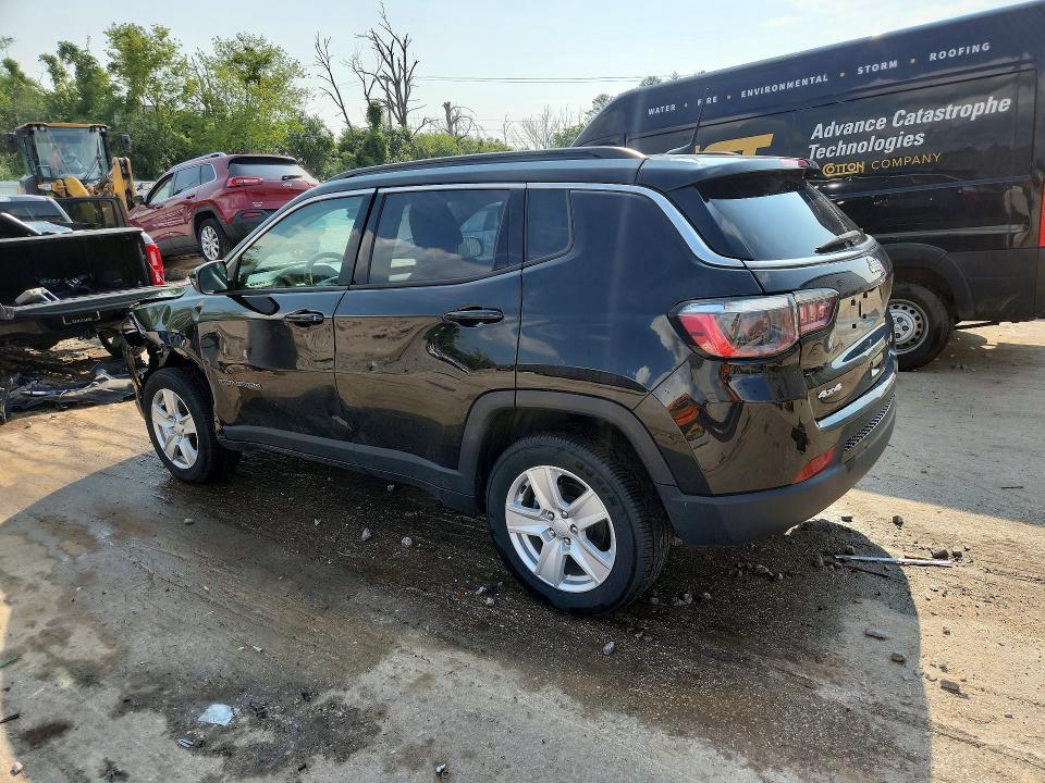 2022 JEEP COMPASS LATITUDE — Фото 2 из 13