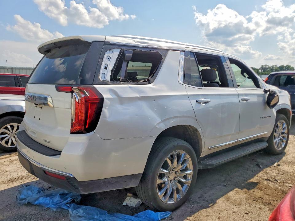 2022 GMC YUKON SLT — Фото 3 из 13