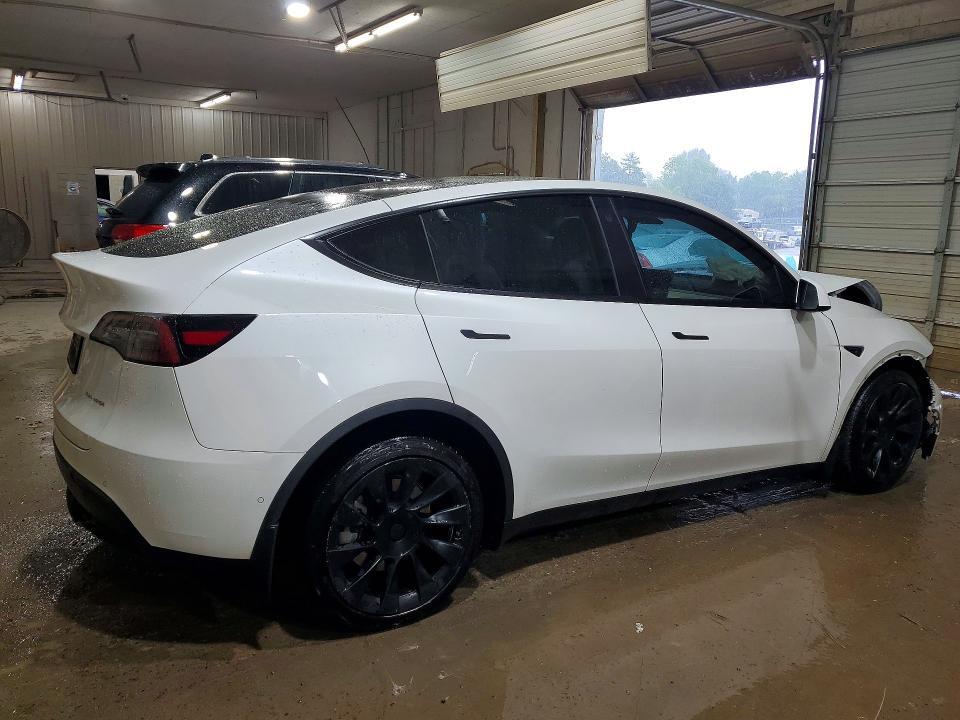 2022 TESLA MODEL Y — Фото 3 из 14