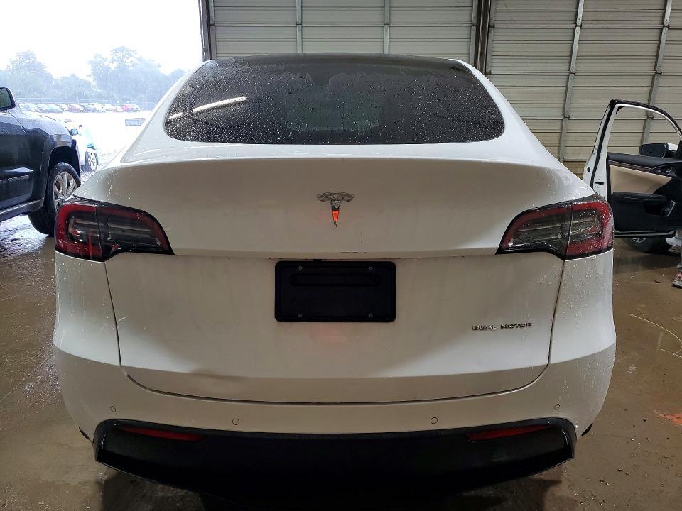 2022 TESLA MODEL Y — Фото 6 из 14