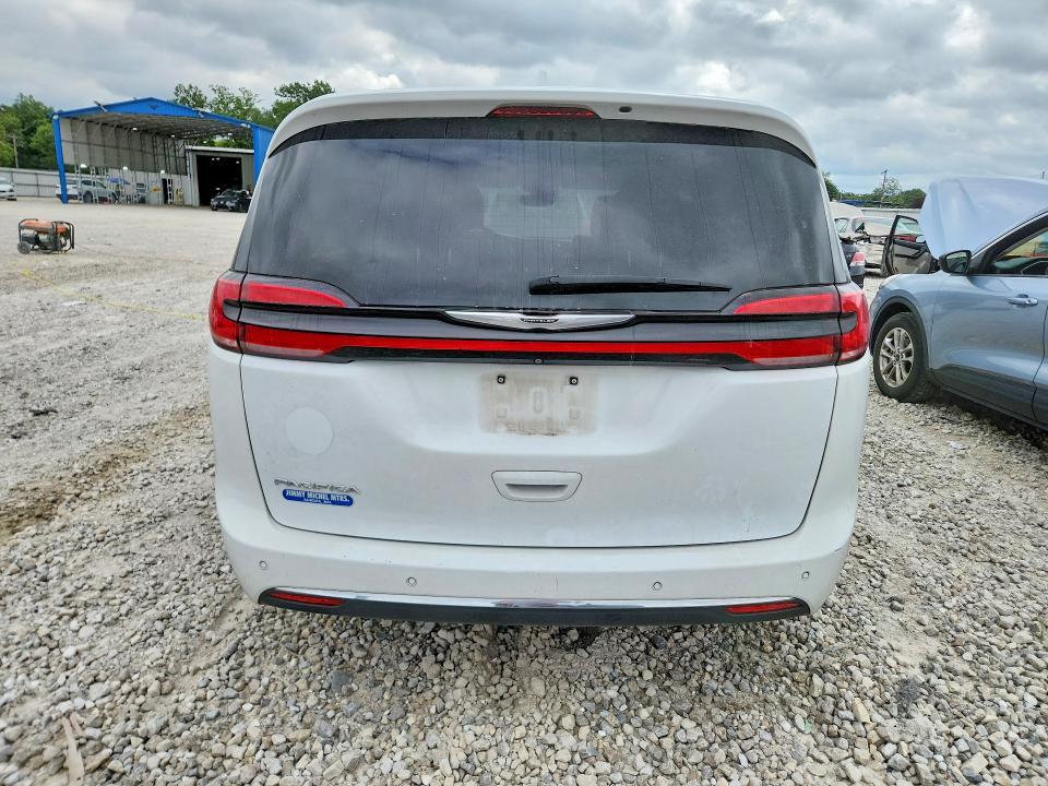 2022 CHRYSLER PACIFICA TOURING L — Фото 6 из 13