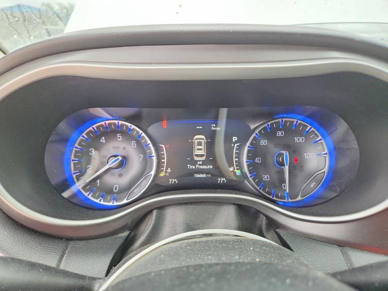 2022 CHRYSLER PACIFICA TOURING L — Фото 9 из 13