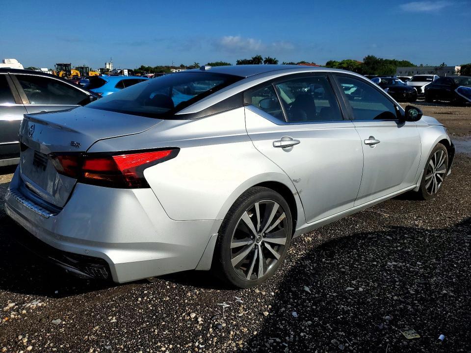 2021 NISSAN ALTIMA SR — Фото 3 из 12
