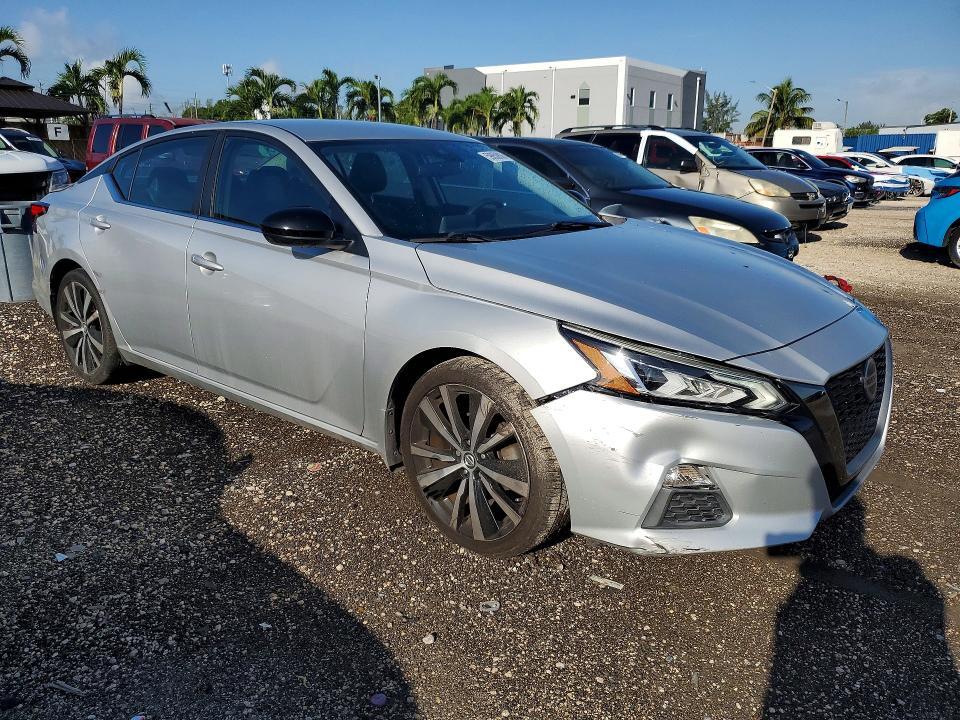 2021 NISSAN ALTIMA SR — Фото 4 из 12