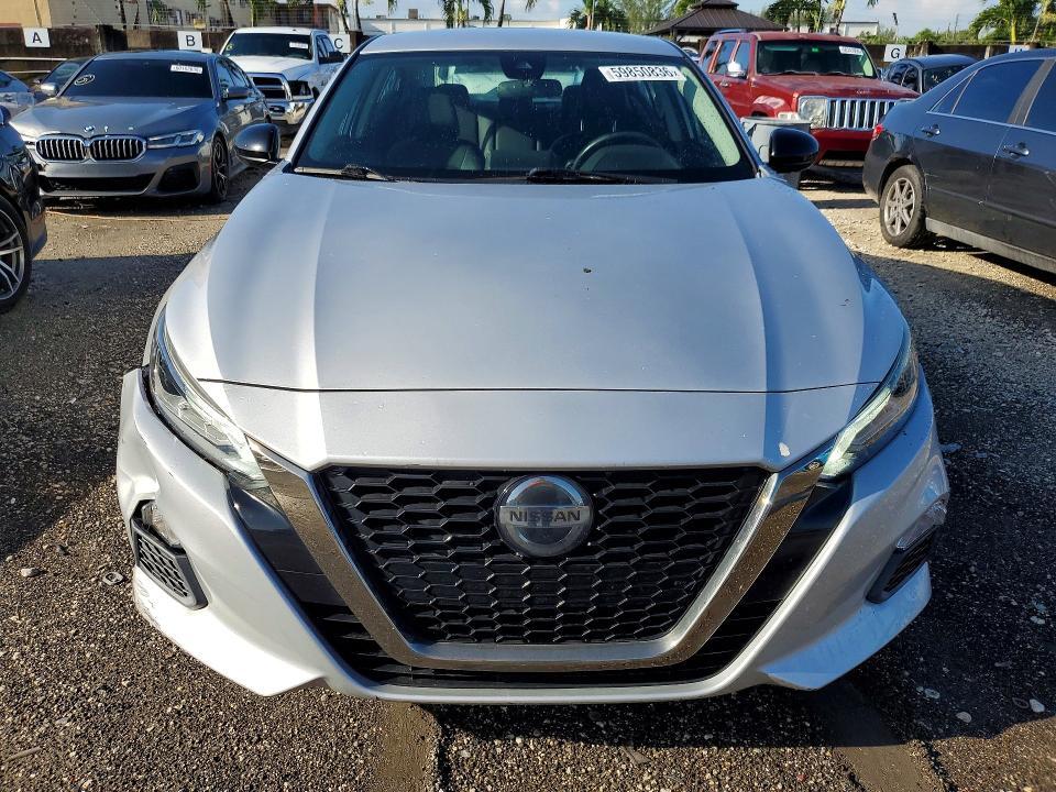 2021 NISSAN ALTIMA SR — Фото 5 из 12