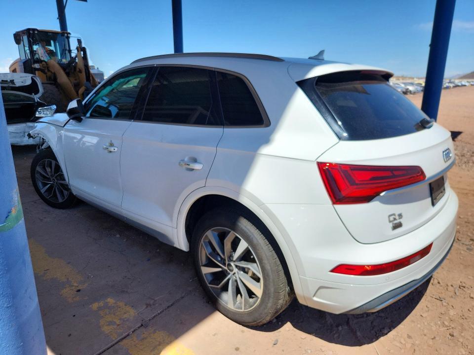 WA1BAAFY3M2105726 2021 AUDI Q5 photo no. 2