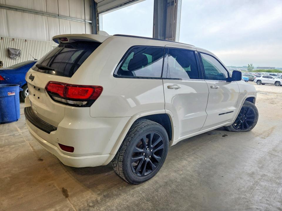 2019 JEEP GRAND CHEROKEE LAREDO — Фото 3 из 12