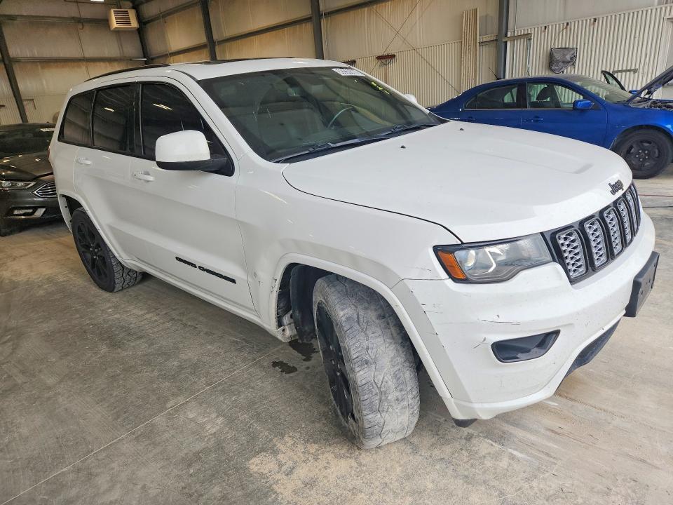 2019 JEEP GRAND CHEROKEE LAREDO — Фото 4 из 12