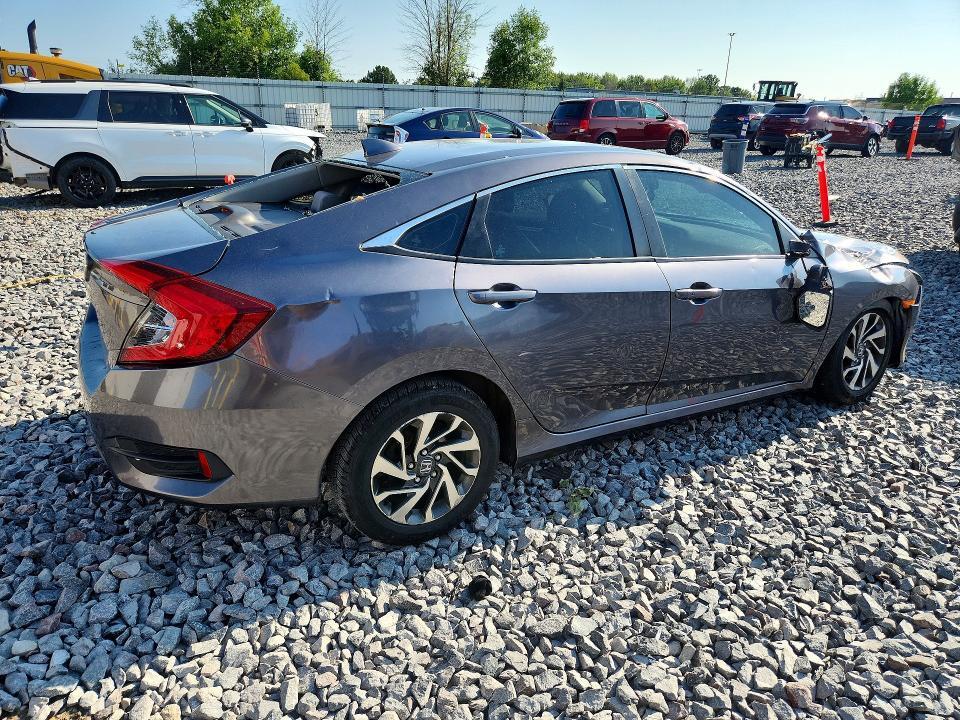 2HGFC2F77JH540669 2018 HONDA CIVIC photo no. 3
