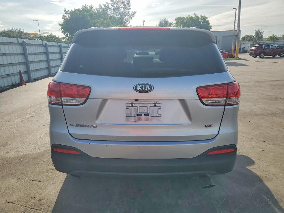 2018 KIA SORENTO LX — Фото 6 из 13