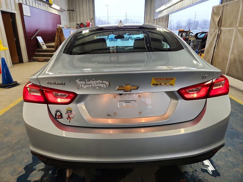 2017 CHEVROLET MALIBU LT — Фото 6 из 12
