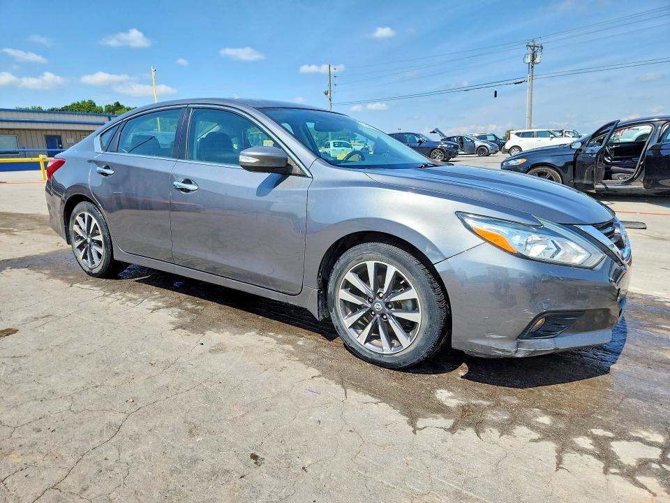 2017 NISSAN ALTIMA 2.5 SV — Фото 4 из 12