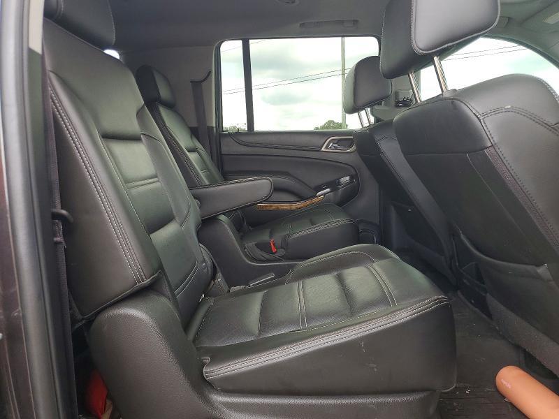 2017 GMC YUKON XL DENALI — Фото 10 из 12