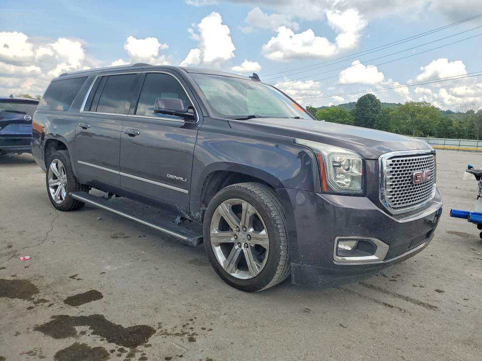 2017 GMC YUKON XL DENALI — Фото 4 из 12