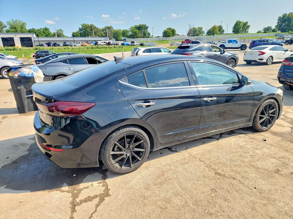 2017 HYUNDAI ELANTRA LIMITED — Фото 3 из 12