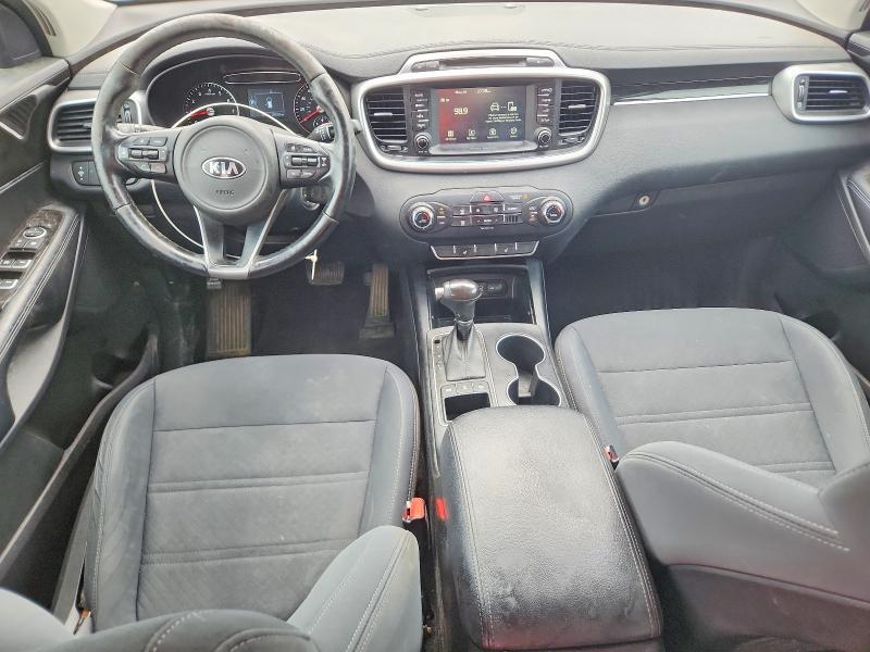2017 KIA SORENTO LX — Фото 8 из 13