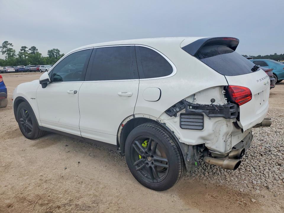 2016 PORSCHE CAYENNE SE HYBRID — Фото 2 из 14